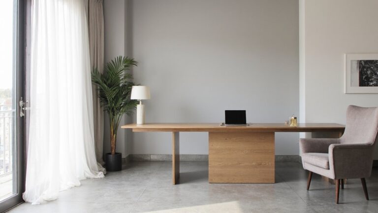 minimalist luxury office designs
