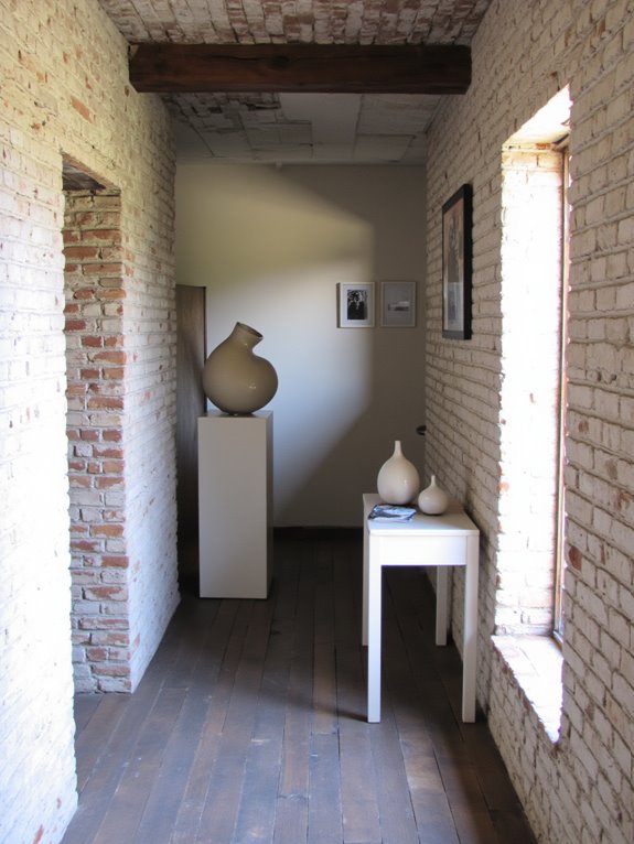 sculptural elements enhance hallways